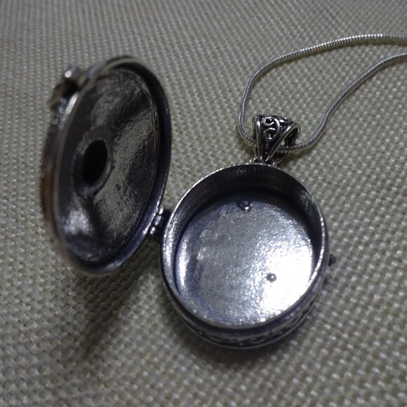 Orante BLACK ONYX LOCKET Handmade Sterling on a 20" Chain #976B - Picture 3 of 4